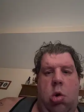 Snapshot of Stephanie1984 chatting on October 17, 2025, 5:26 pm Stephanie1984 online show from October 17, 2025, 5:26 pm