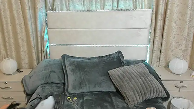 Snapshot of incognyta chatting on October 24, 2025, 7:13 pm incognyta online show from October 24, 2025, 7:13 pm