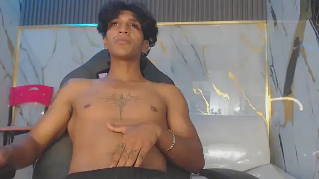 Snapshot of bull_cam chatting on October 22, 2025, 7:57 pm bull cam online show from October 22, 2025, 7:57 pm