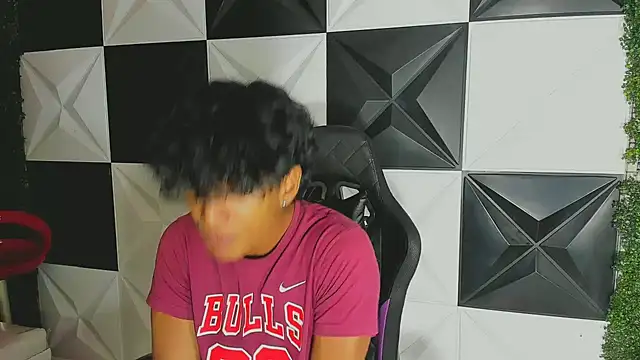 Snapshot of bull_cam chatting on October 6, 2025, 7:36 pm bull cam online show from October 6, 2025, 7:36 pm