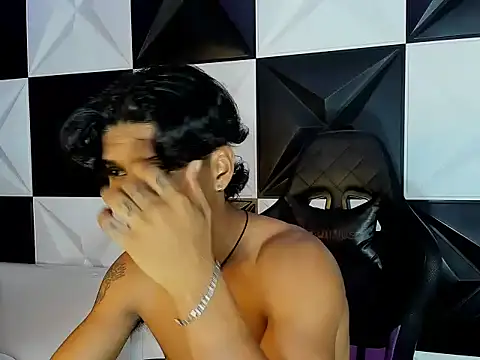 Snapshot of bull_cam chatting on September 20, 2025, 5:29 pm bull cam online show from September 20, 2025, 5:29 pm