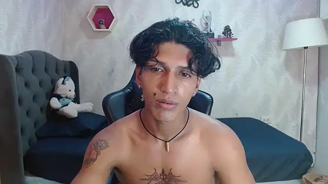 Snapshot of bull_cam chatting on September 24, 2025, 6:58 pm bull cam online show from September 24, 2025, 6:58 pm