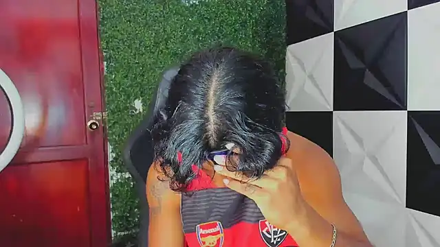 Snapshot of bull_cam chatting on September 29, 2025, 5:40 pm bull cam online show from September 29, 2025, 5:40 pm