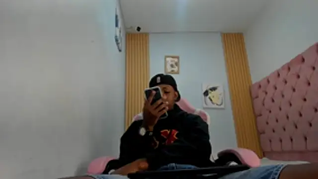 Snapshot of Jax_Maliq chatting on October 15, 2025, 5:54 pm Jax Maliq online show from October 15, 2025, 5:54 pm