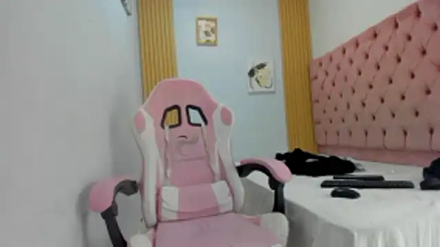 Snapshot of Jax_Maliq chatting on October 22, 2025, 2:11 am Jax Maliq online show from October 22, 2025, 2:11 am