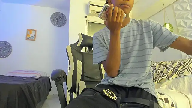 Snapshot of Jax_Maliq chatting on September 26, 2025, 2:18 am Jax Maliq online show from September 26, 2025, 2:18 am