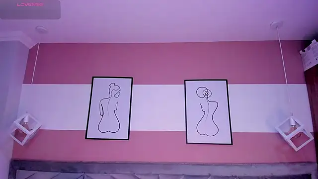 Mia Valentine  online show from November 26, 2025, 8:31 pm