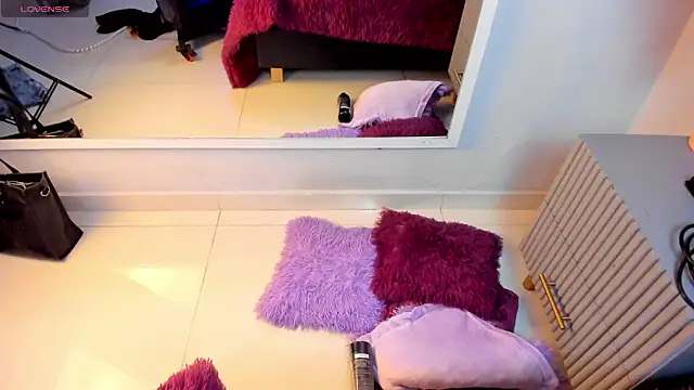 Mia Valentine  online show from March 6, 2026, 8:15 pm