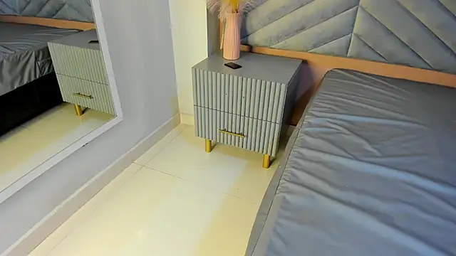 Mia Valentine  online show from February 14, 2026, 7:03 pm