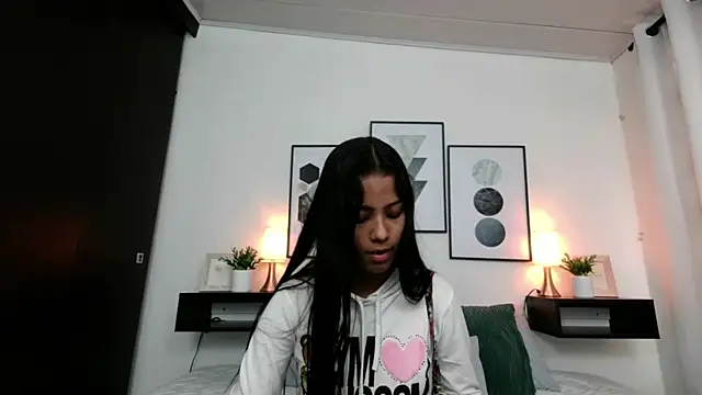Snapshot of Rodriguez_Gabi chatting on September 16, 2025, 12:50 pm Rodriguez Gabi online show from September 16, 2025, 12:50 pm