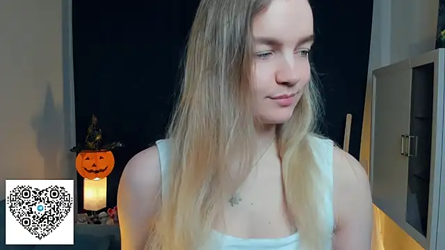 Snapshot of KerenFurguson chatting on October 31, 2025, 7:43 pm KerenFurguson online show from October 31, 2025, 7:43 pm