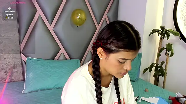 Miaa Rosse online show from November 13, 2025, 12:42 pm