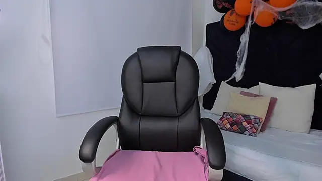 Snapshot of kate_lua chatting on October 20, 2025, 12:27 pm kate lua online show from October 20, 2025, 12:27 pm