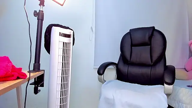 Snapshot of kate_lua chatting on October 6, 2025, 11:55 am kate lua online show from October 6, 2025, 11:55 am