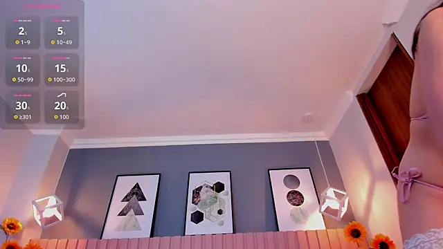 Nina Ford online show from December 22, 2025, 3:06 am