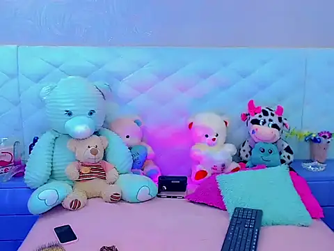 hanna sweett34 online show from September 20, 2025, 6:13 pm