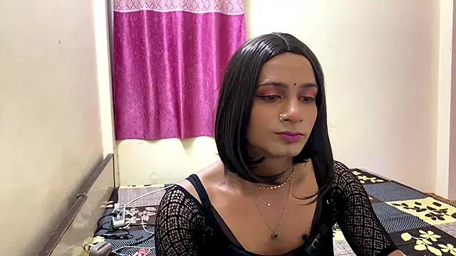 LuvLayla online show from September 20, 2025, 5:07 pm