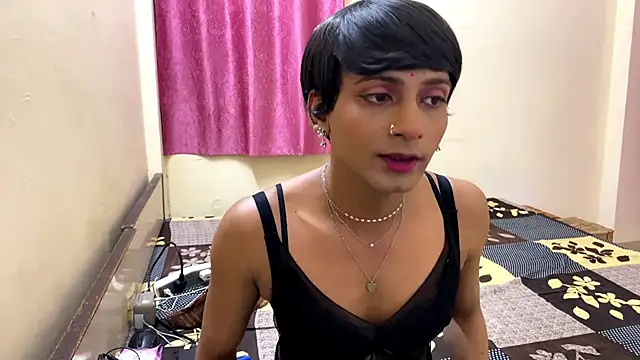 LuvLayla online show from September 18, 2025, 6:00 pm