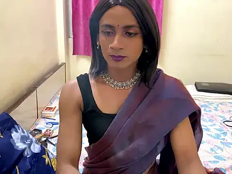 LuvLayla online show from November 23, 2025, 5:12 pm