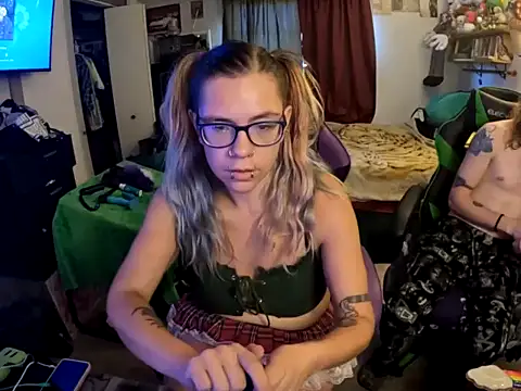 Snapshot of R4inbowK1tty chatting on October 13, 2025, 4:08 pm R4inbowK1tty online show from October 13, 2025, 4:08 pm