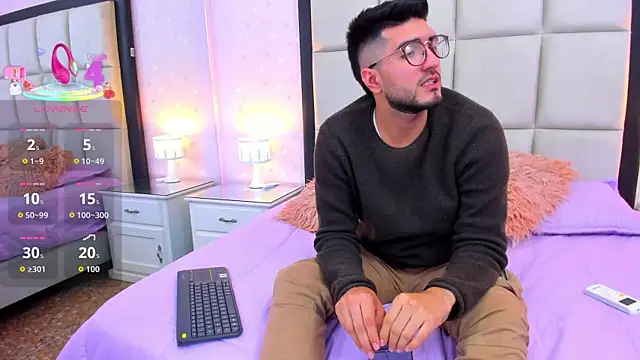 Snapshot of bryXonStorm chatting on September 18, 2025, 10:46 pm bryXonStorm online show from September 18, 2025, 10:46 pm