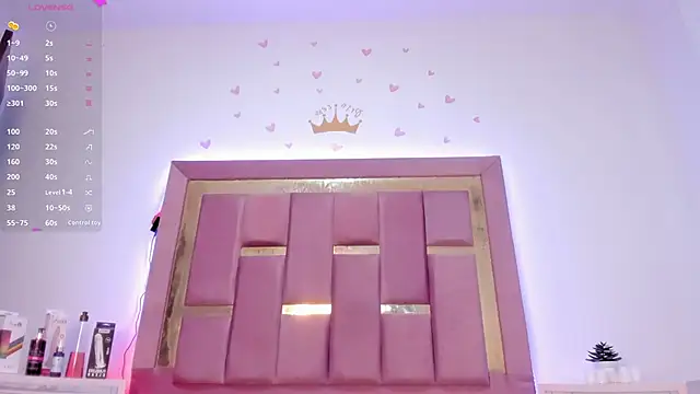 AikoSnow online show from September 24, 2025, 6:25 pm