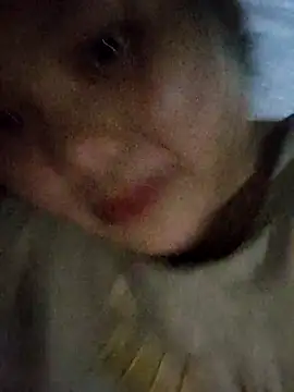 Snapshot of omiu-baby chatting on May 5, 2026, 1:14 pm omiu-baby online show from May 5, 2026, 1:14 pm
