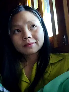 omiu-baby online show from November 30, 2025, 1:28 am