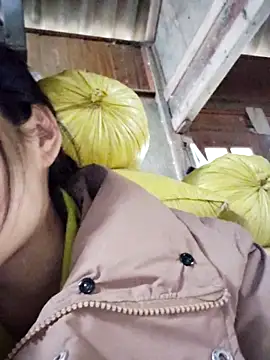 Snapshot of omiu-baby chatting on February 20, 2026, 5:15 am omiu-baby online show from February 20, 2026, 5:15 am