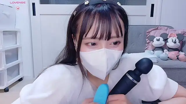 YURi luv online show from October 4, 2025, 11:34 am