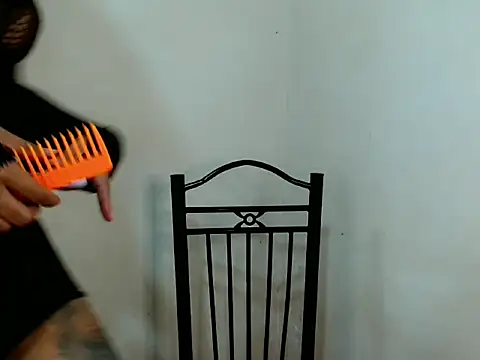 Theia22 online show from October 3, 2025, 7:37 pm