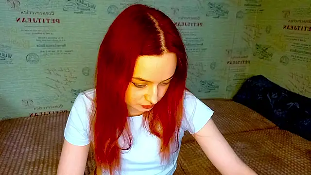 Snapshot of emi_less chatting on September 25, 2025, 1:39 pm emi less online show from September 25, 2025, 1:39 pm