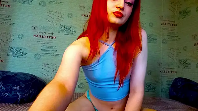 Snapshot of emi_less chatting on September 30, 2025, 12:22 pm emi less online show from September 30, 2025, 12:22 pm