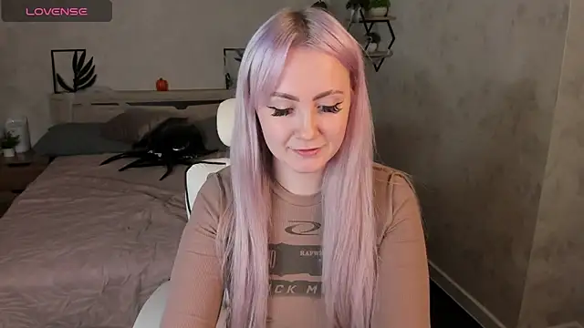 Joyce Howard online show from November 1, 2025, 9:47 am