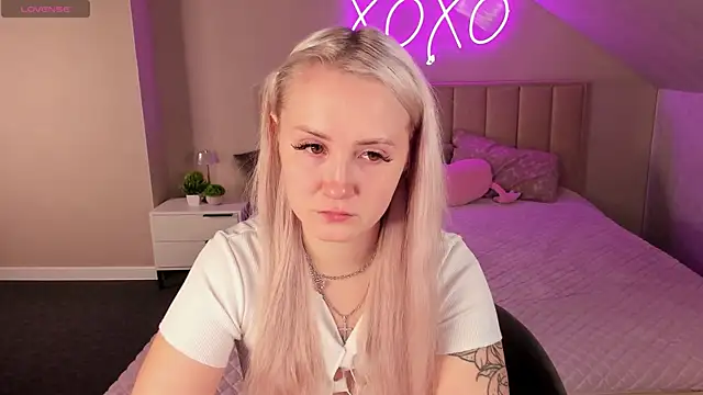 Joyce Howard online show from October 22, 2025, 2:11 am