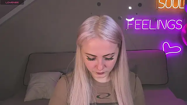 Joyce Howard online show from September 24, 2025, 2:07 am