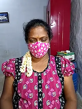 Snapshot of umashreetamil chatting on October 14, 2025, 5:24 pm umashreetamil online show from October 14, 2025, 5:24 pm