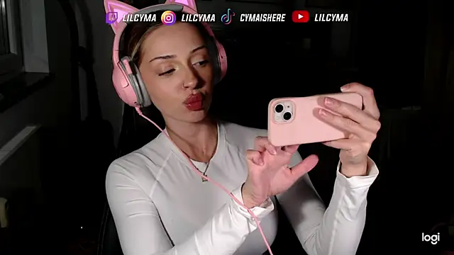 Snapshot of cymaishere chatting on October 6, 2025, 5:46 pm cymaishere online show from October 6, 2025, 5:46 pm