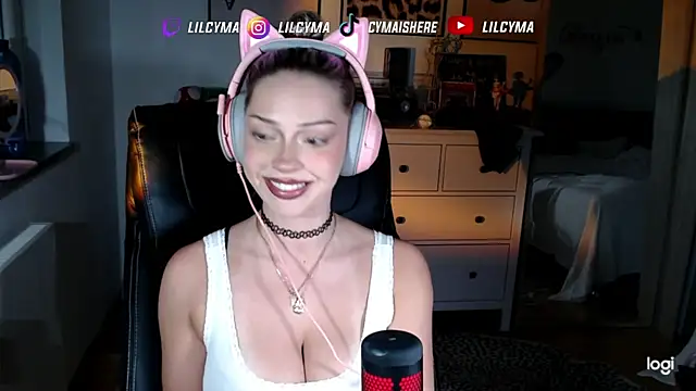 Snapshot of cymaishere chatting on September 30, 2025, 5:19 pm cymaishere online show from September 30, 2025, 5:19 pm