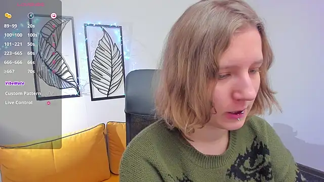 Snapshot of Hailey_Foxy chatting on December 21, 2025, 9:22 am Hailey Foxy online show from December 21, 2025, 9:22 am