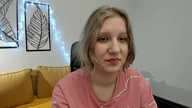 Snapshot of Hailey_Foxy chatting on February 25, 2026, 12:16 pm Hailey Foxy online show from February 25, 2026, 12:16 pm