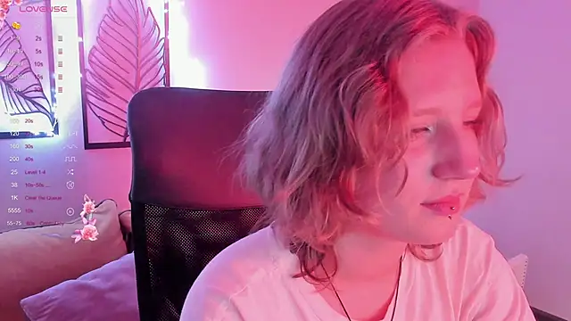 Snapshot of Hailey_Foxy chatting on November 24, 2025, 9:09 am Hailey Foxy online show from November 24, 2025, 9:09 am