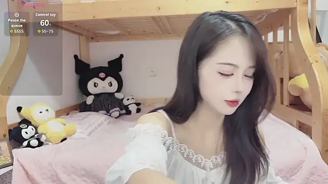 Snapshot of Sue101010 chatting on October 2, 2025, 11:46 am Sue101010 online show from October 2, 2025, 11:46 am