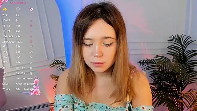 Snapshot of Lina_Glow chatting on September 24, 2025, 6:31 am Lina Glow online show from September 24, 2025, 6:31 am