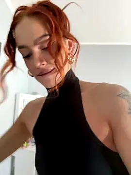 Snapshot of LittleFox___ chatting on October 8, 2025, 6:26 am LittleFox    online show from October 8, 2025, 6:26 am