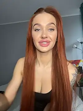 Snapshot of LittleFox___ chatting on October 25, 2025, 6:34 am LittleFox    online show from October 25, 2025, 6:34 am