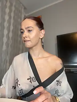 Snapshot of LittleFox___ chatting on September 19, 2025, 7:12 am LittleFox    online show from September 19, 2025, 7:12 am