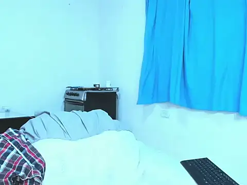 andylemonda1 online show from December 3, 2025, 2:16 pm