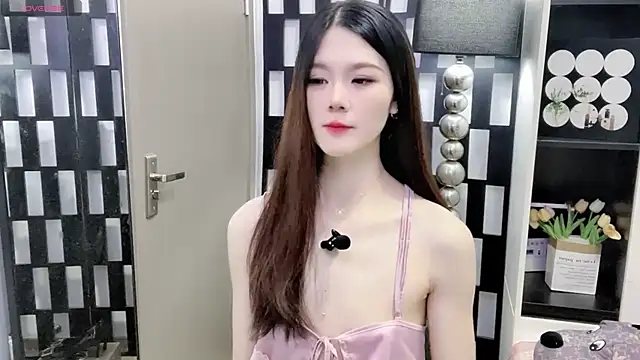 Snapshot of Yueyue-MM chatting on October 24, 2025, 12:31 am Yueyue-MM online show from October 24, 2025, 12:31 am