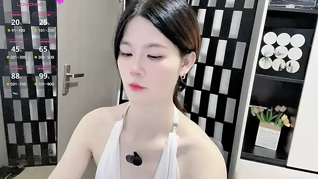 Snapshot of Yueyue-MM chatting on September 19, 2025, 10:58 pm Yueyue-MM online show from September 19, 2025, 10:58 pm